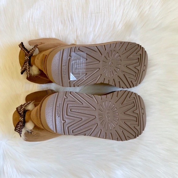 UGG Chestnut Mini Bailey Bow II Ruffled Boots - Picture 7 of 8